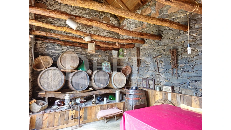Moradia T2 para Venda em Fajã da Ovelha Foto 10