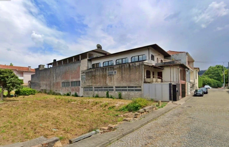 Prédio para Venda em Vila das Aves