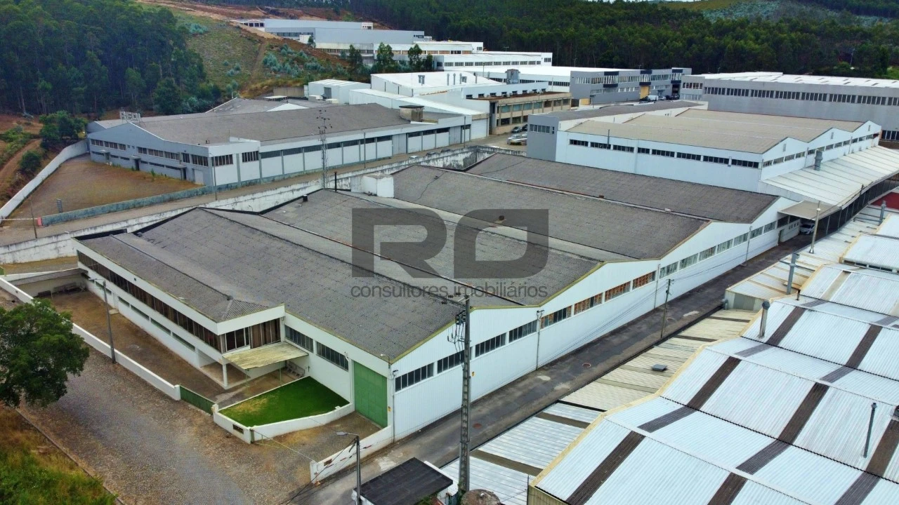 Armazém para Arrendamento em Bougado (São Martinho e Santiago) Foto 1