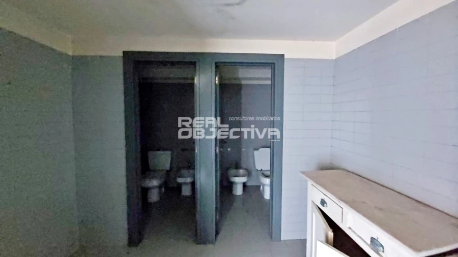 Armazém para Venda em Rebordões Foto 20