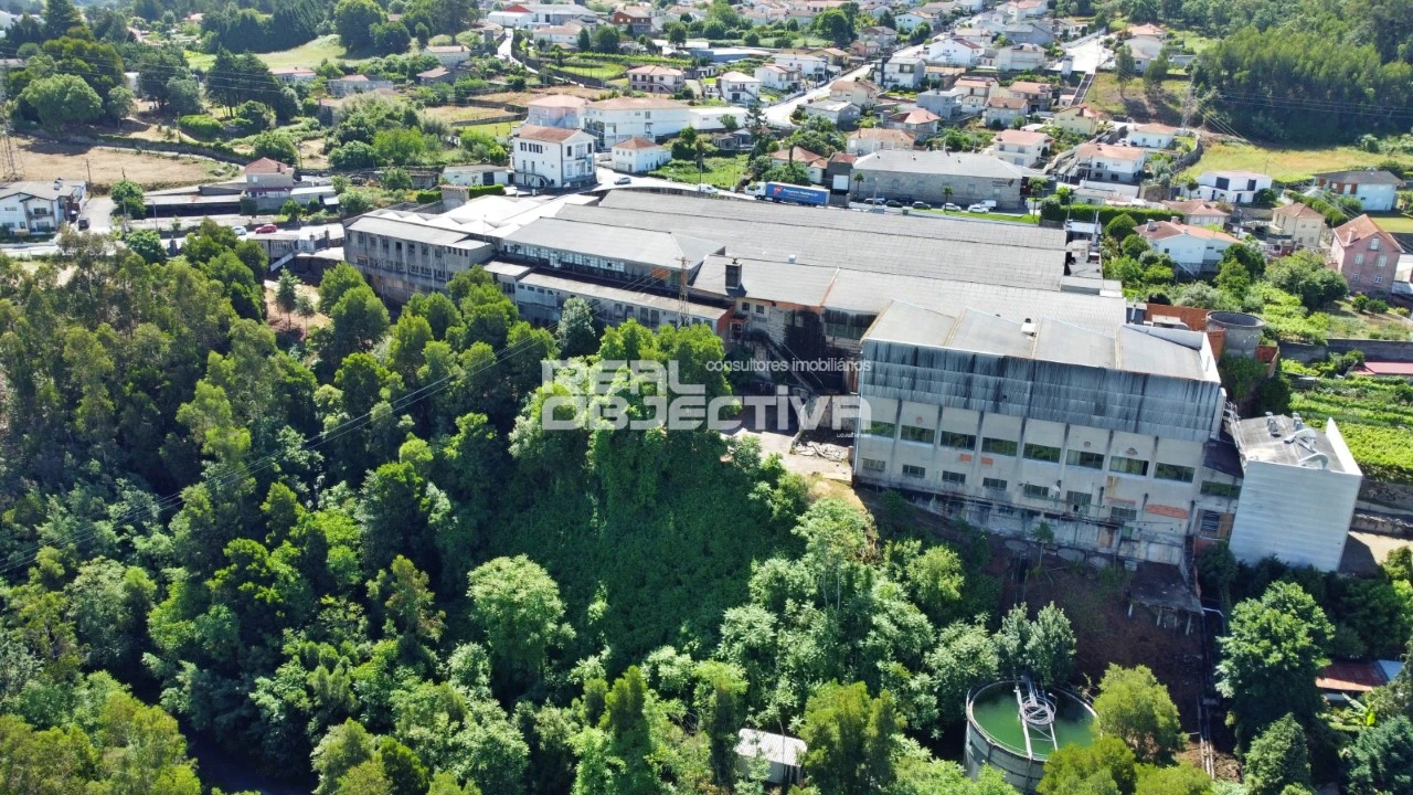 Armazém para Arrendamento em Rebordões Foto 3