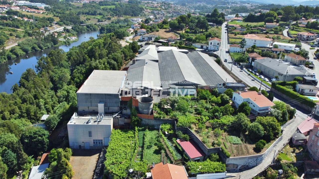 Armazém para Arrendamento em Rebordões Foto 4