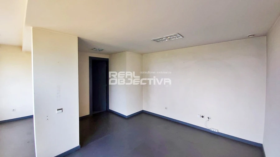 Armazém para Arrendamento em Rebordões Foto 16