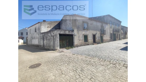Moradia T5 para Venda em Póvoa de Rio de Moinhos e Cafede