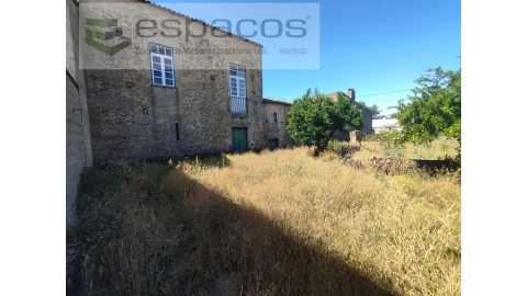 Moradia T5 para Venda em Póvoa de Rio de Moinhos e Cafede