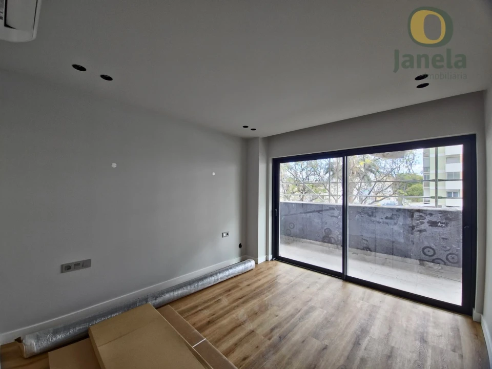 Apartamento T5 para Venda em Faro (Sé e São Pedro) Foto 5