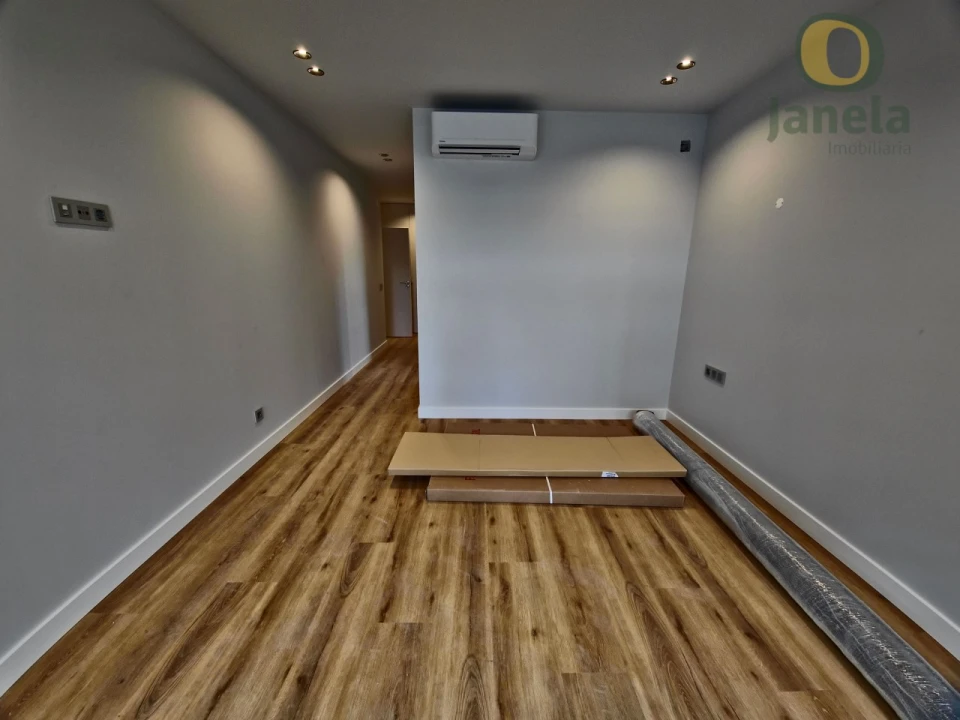Apartamento T5 para Venda em Faro (Sé e São Pedro) Foto 7
