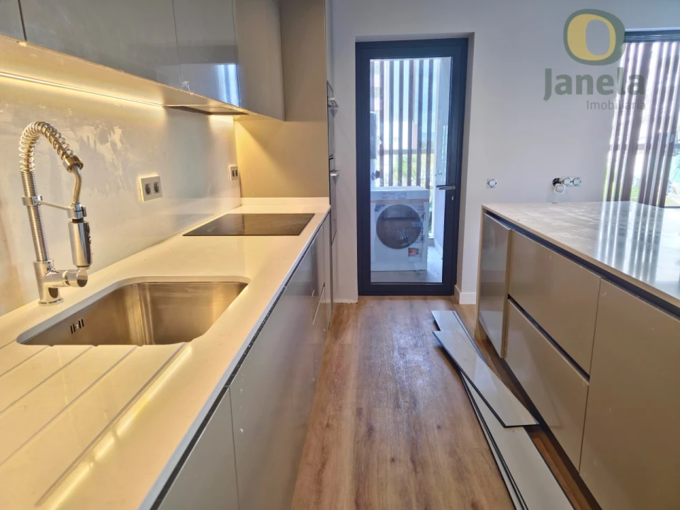 Apartamento T5 para Venda em Faro (Sé e São Pedro) Foto 3