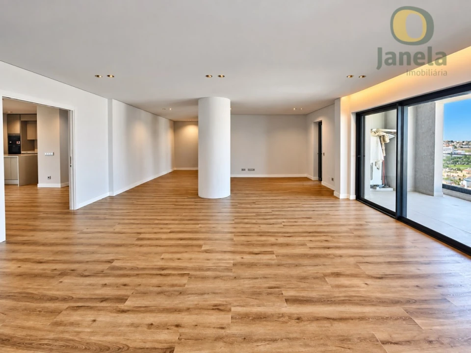 Apartamento T5 para Venda em Faro (Sé e São Pedro) Foto 6