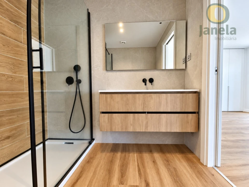 Apartamento T5 para Venda em Faro (Sé e São Pedro) Foto 9