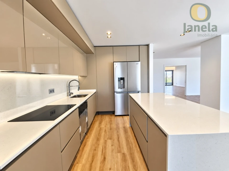 Apartamento T5 para Venda em Faro (Sé e São Pedro) Foto 14