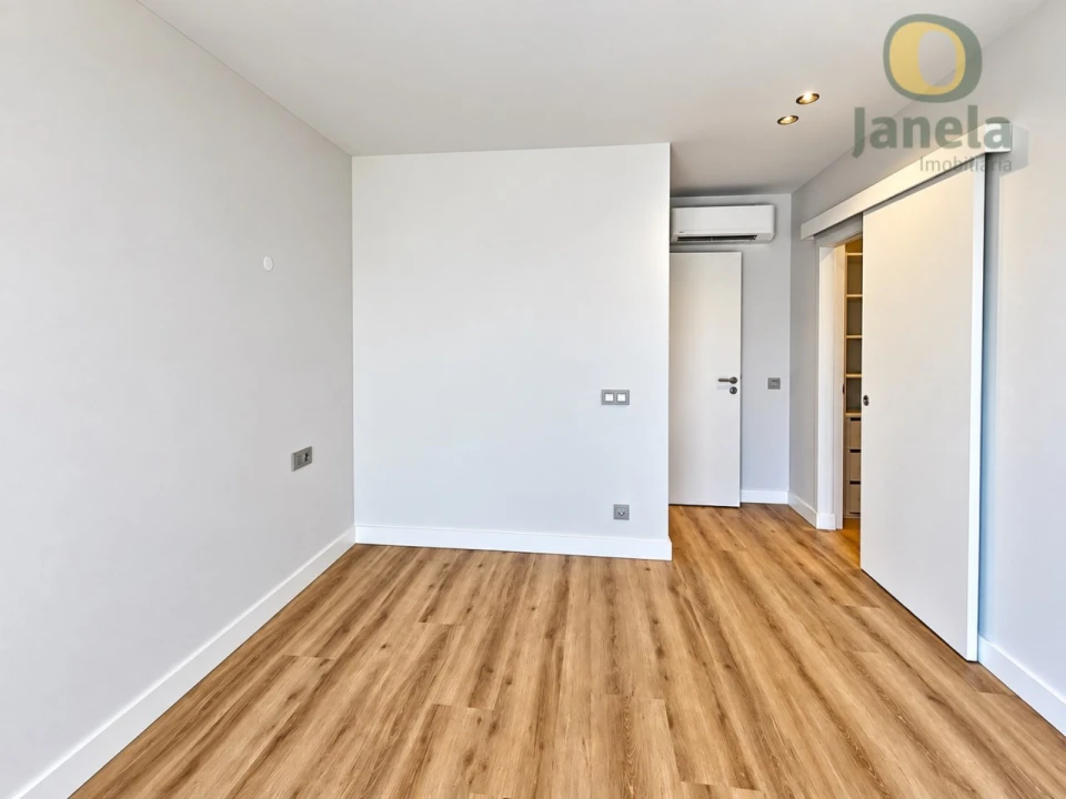 Apartamento T5 para Venda em Faro (Sé e São Pedro) Foto 19