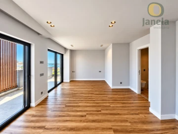 Apartamento T5 para Venda em Faro (Sé e São Pedro)