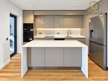 Apartamento T5 para Venda em Faro (Sé e São Pedro)