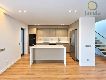 Apartamento T5 para Venda em Faro (Sé e São Pedro)