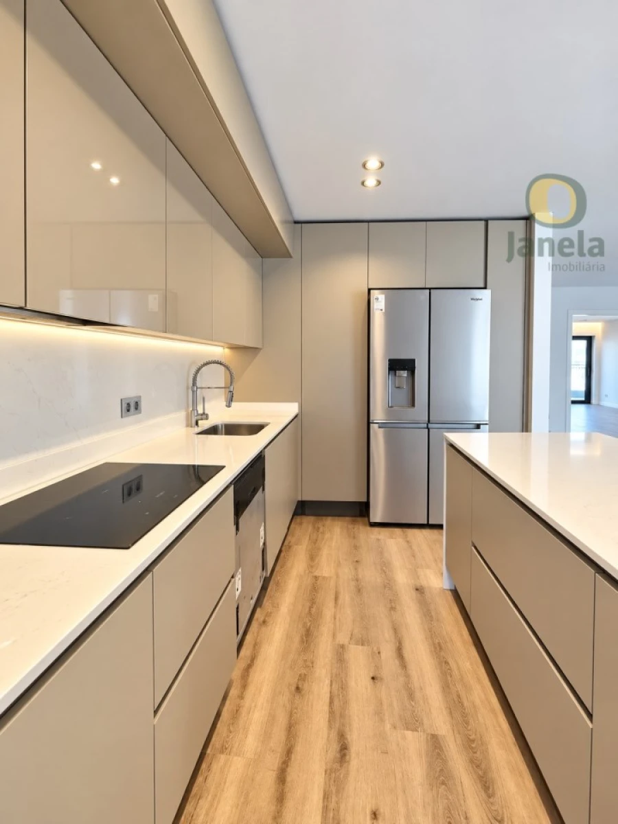 Apartamento T5 para Venda em Faro (Sé e São Pedro) Foto 24