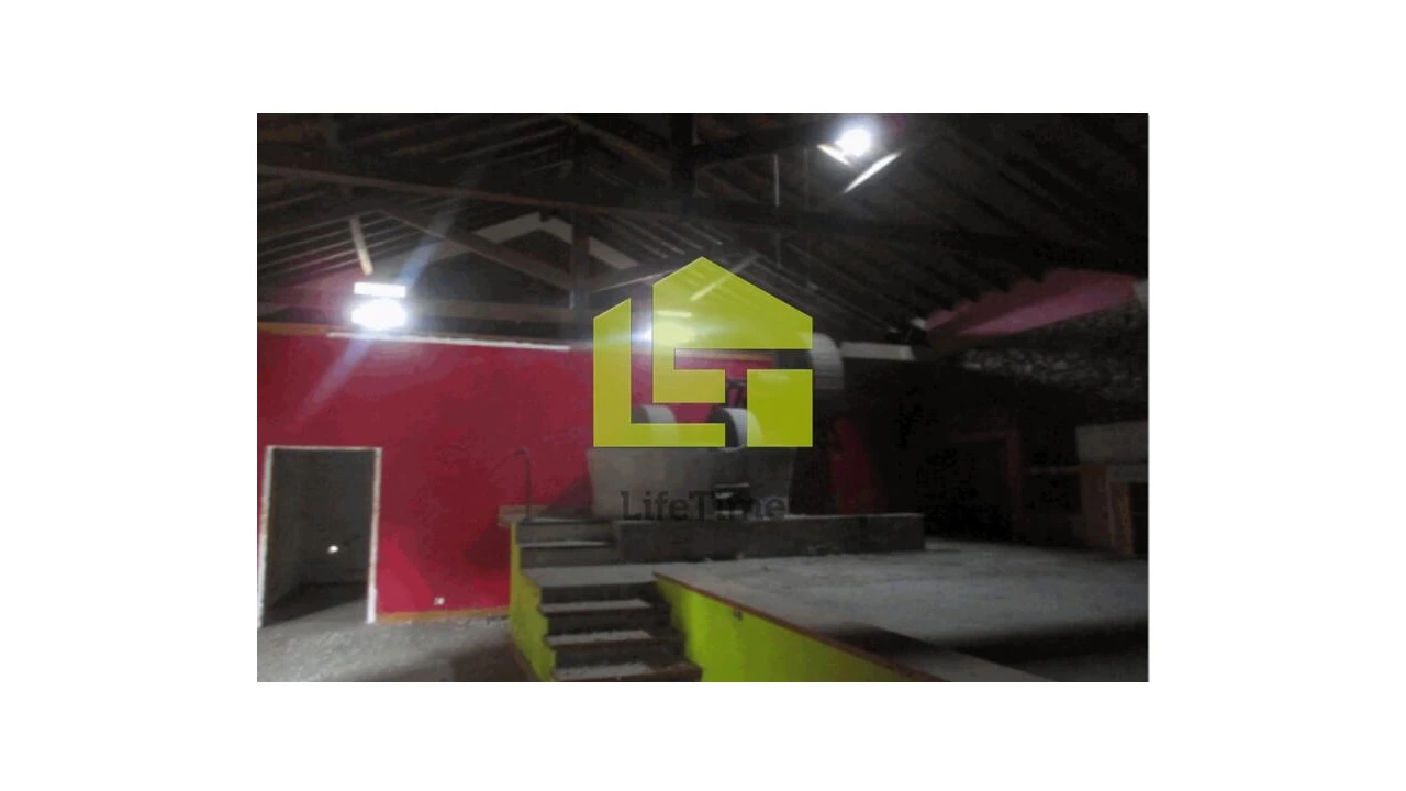 Moradia T5 para Venda em Santa Margarida da Coutada Foto 5