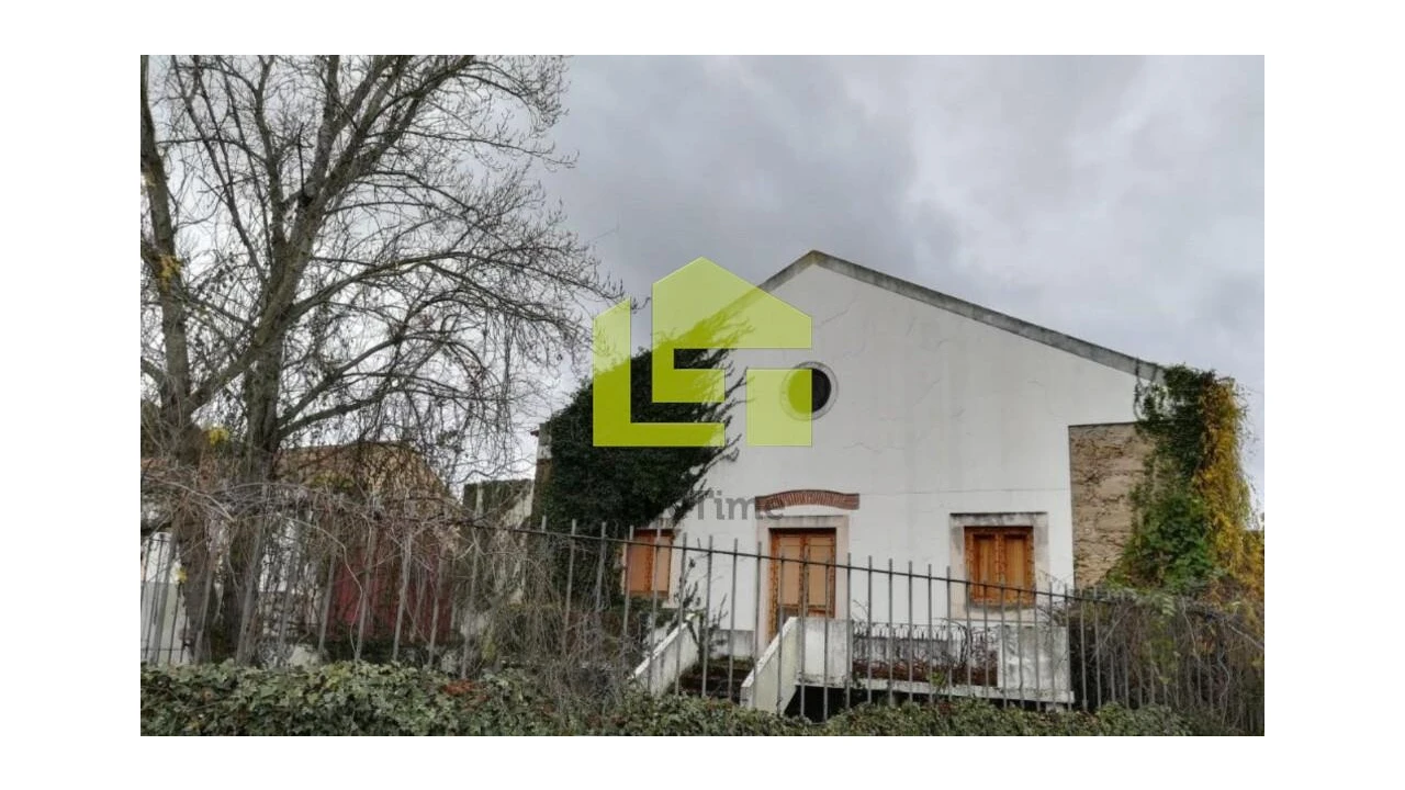 Moradia T5 para Venda em Santa Margarida da Coutada Foto 1