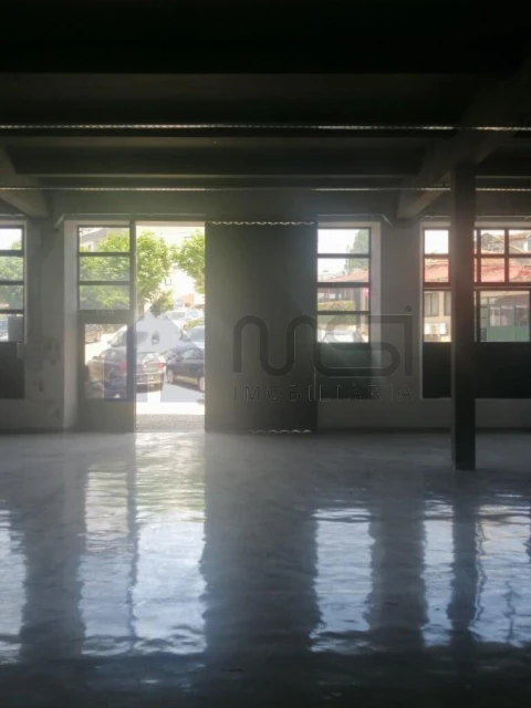 Armazém para Arrendamento em Paranhos