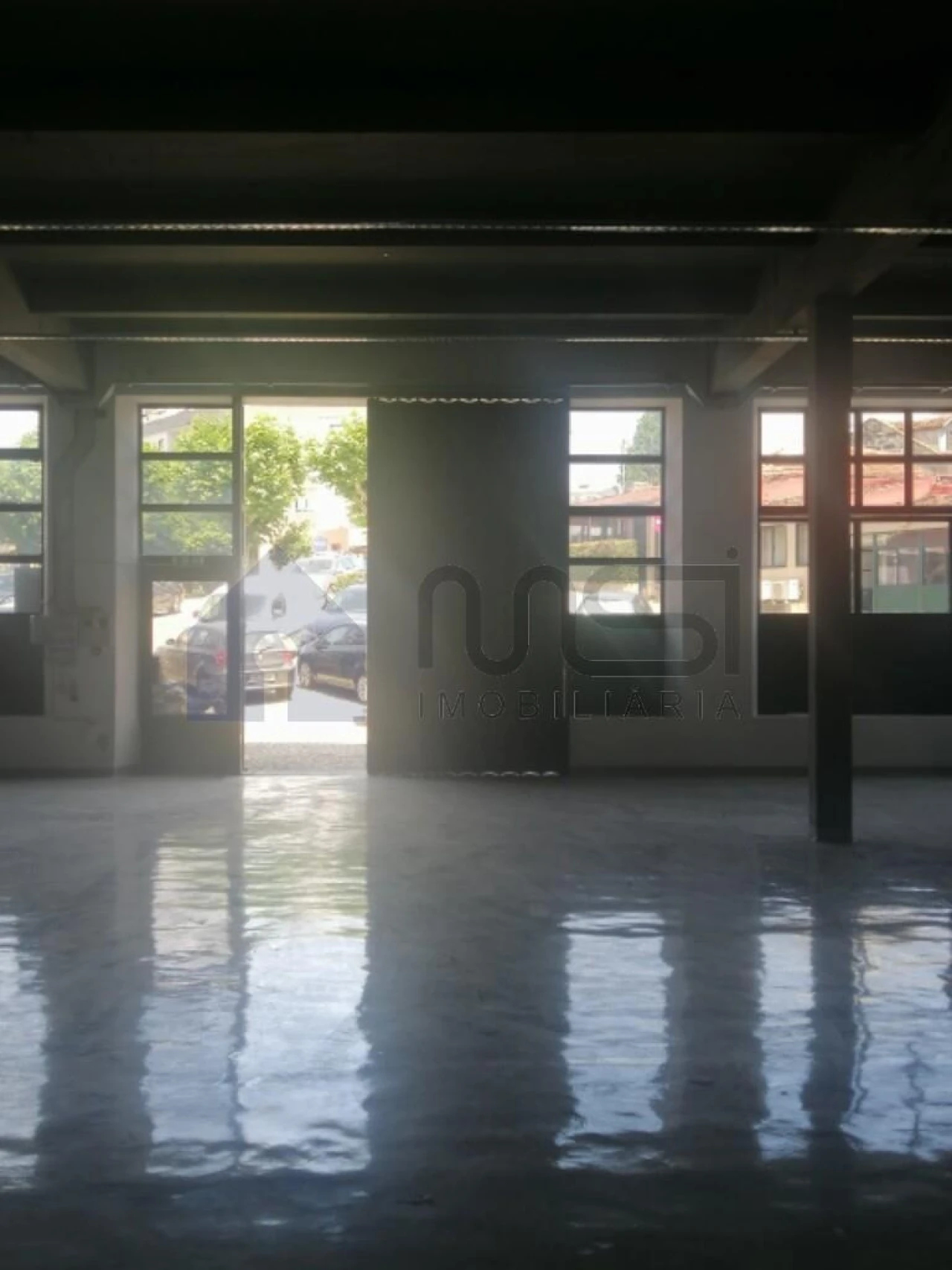 Armazém para Arrendamento em Paranhos Foto 3