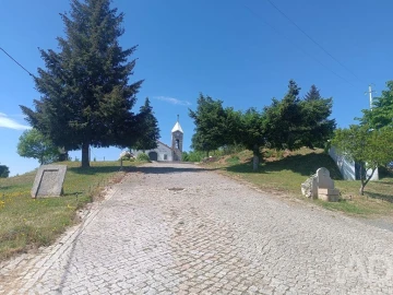 Moradia T3 para Venda em Parada e Faílde