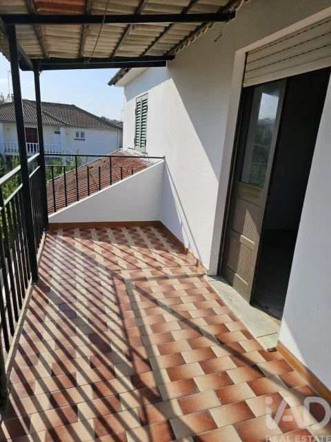 Moradia T3 para Venda em Parada e Faílde
