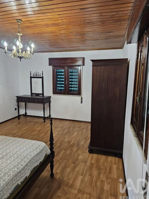 Moradia T3 para Venda em Parada e Faílde