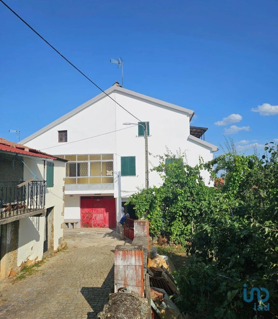 Moradia T3 para Venda em Parada e Faílde