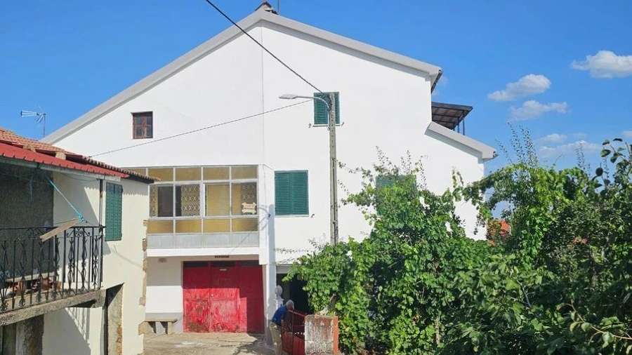 Moradia T3 para Venda em Parada e Faílde