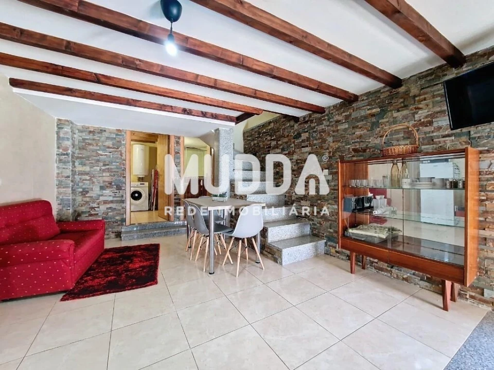 Prédio para Venda em Sé, Santa Maria e Meixedo Foto 4