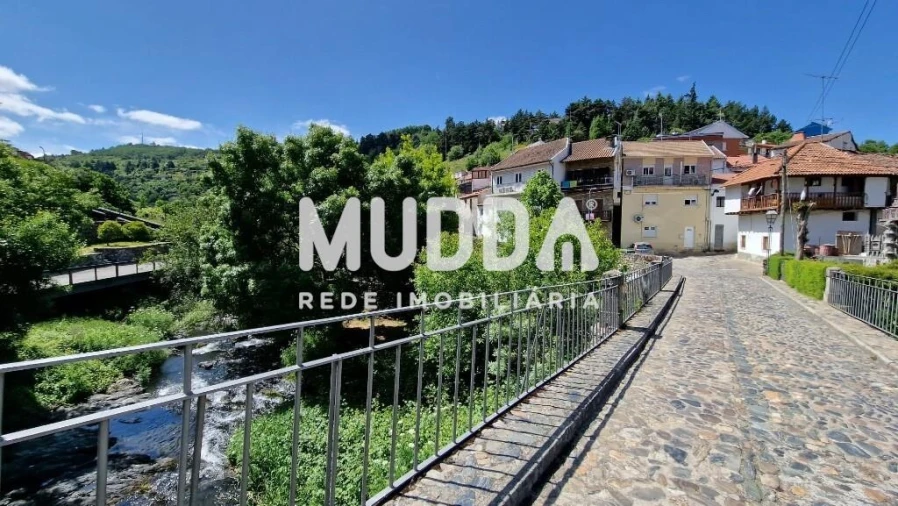 Prédio para Venda em Sé, Santa Maria e Meixedo Foto 13