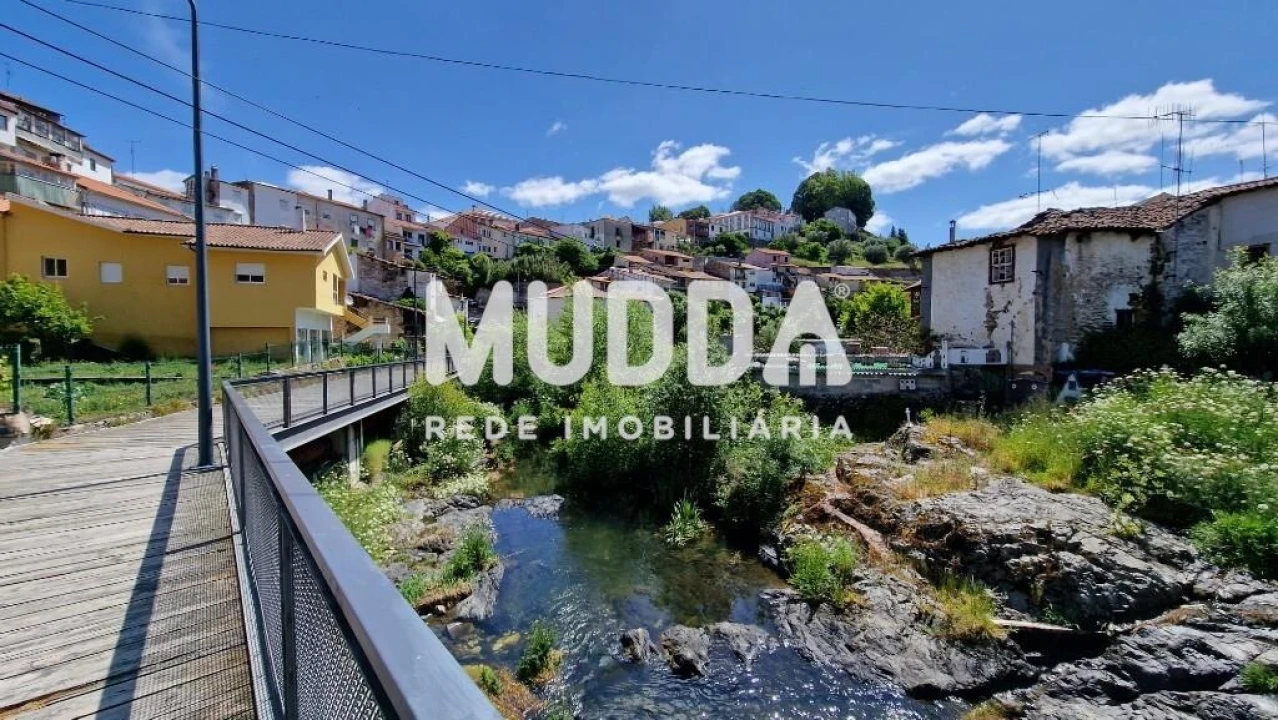 Prédio para Venda em Sé, Santa Maria e Meixedo Foto 14