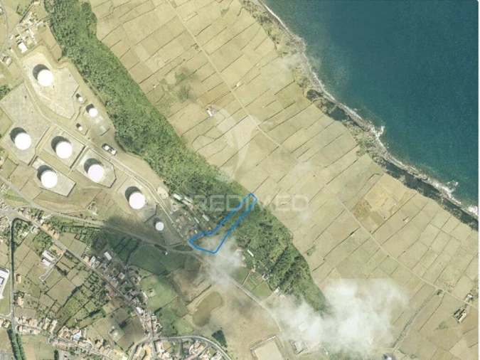 Terreno para Venda em Praia da Vitoria (Santa Cruz) Foto 1