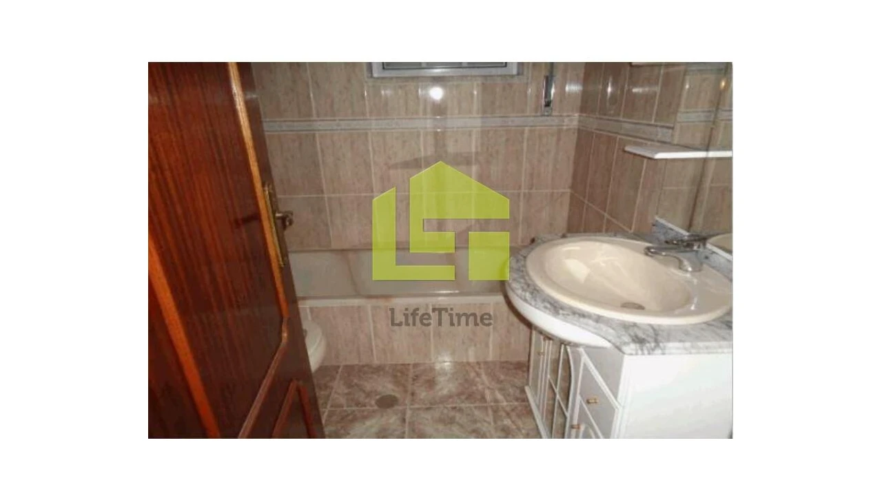 Moradia T2 para Venda em Ervedosa do Douro Foto 10