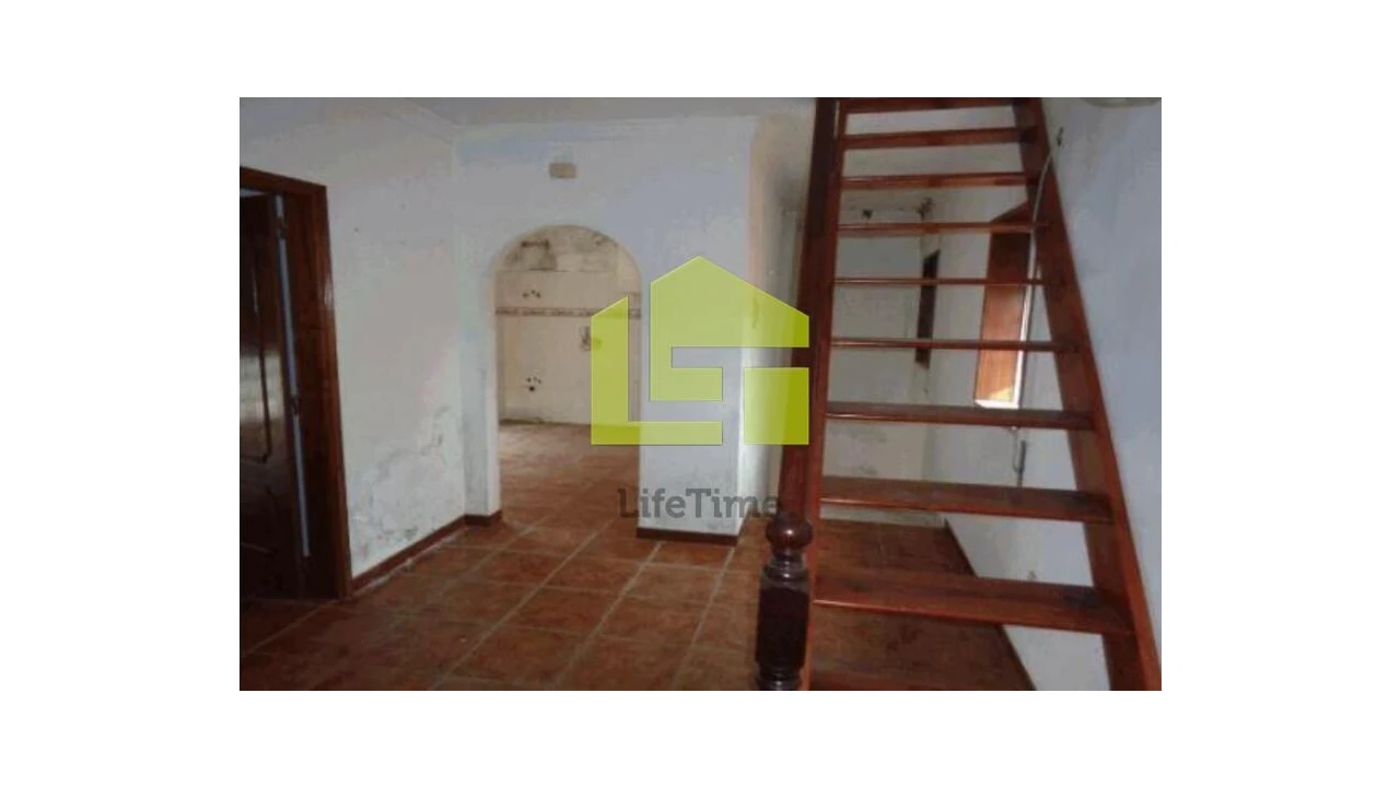 Moradia T2 para Venda em Ervedosa do Douro Foto 4