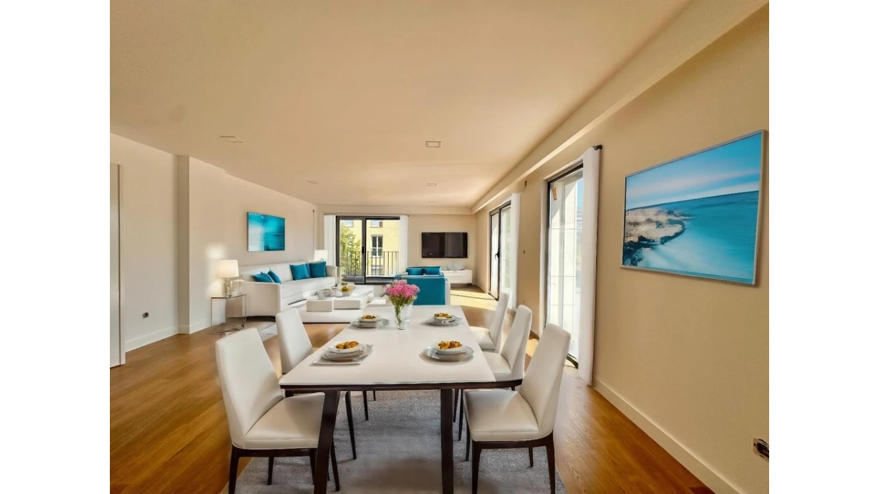 Apartamento T4 para Venda em Santo Antonio dos Olivais Foto 1