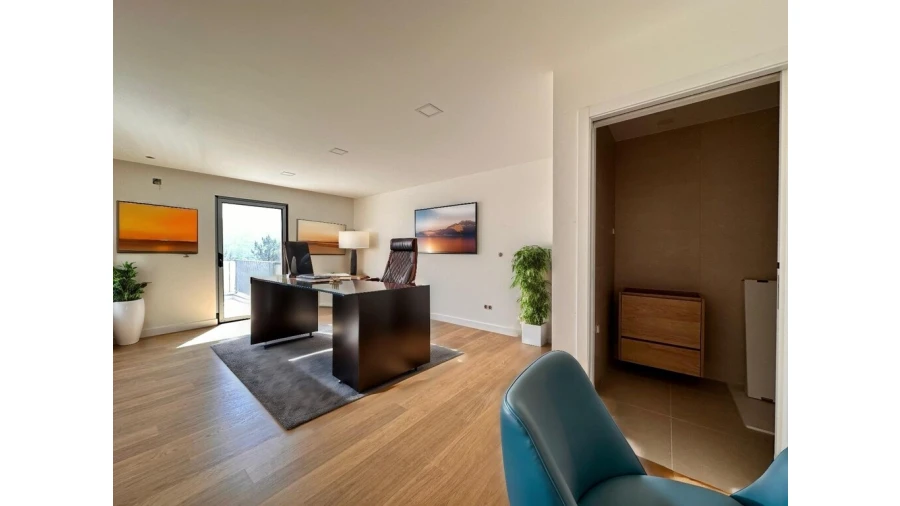 Apartamento T4 para Venda em Santo Antonio dos Olivais Foto 5