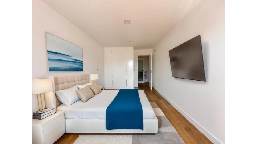 Apartamento T4 para Venda em Santo Antonio dos Olivais Foto 2