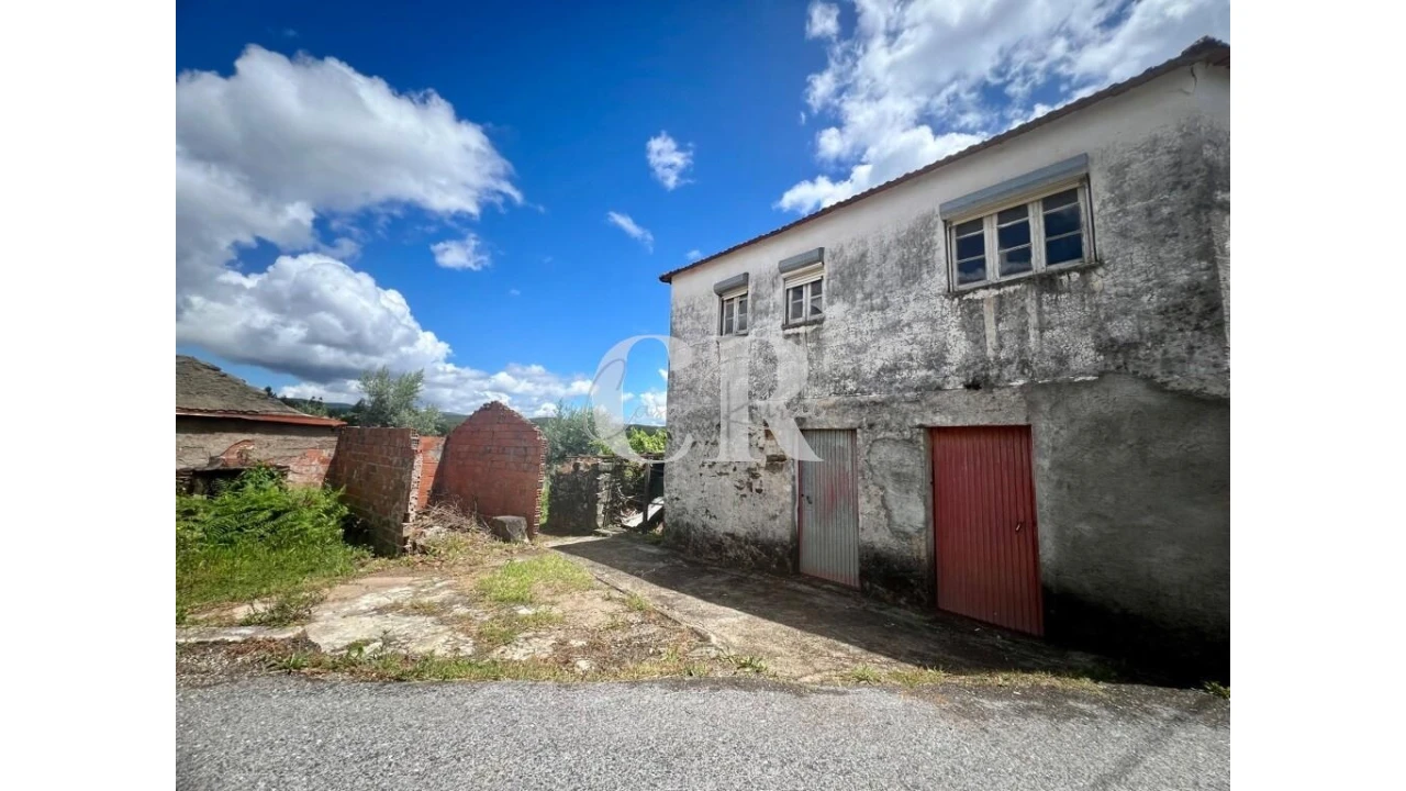 Moradia T4 para Venda em Graça Foto 1