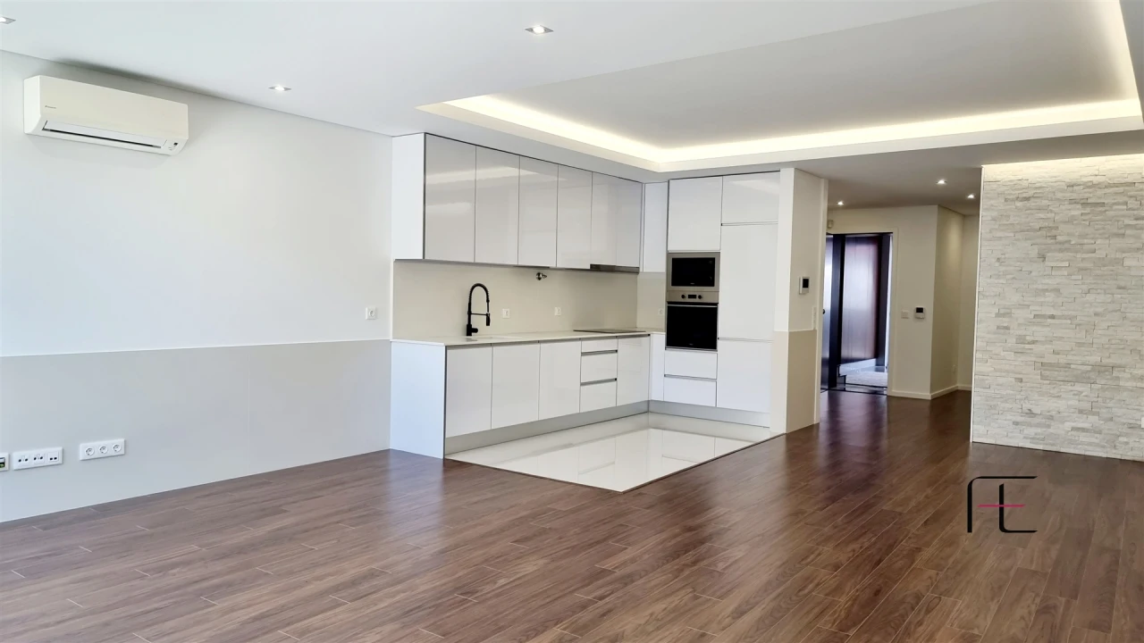 Apartamento T3 para Venda em Ramalde Foto 1