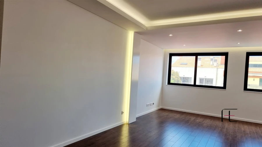 Apartamento T3 para Venda em Ramalde Foto 4