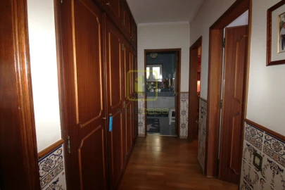 Moradia T4 para Venda em Oliveirinha