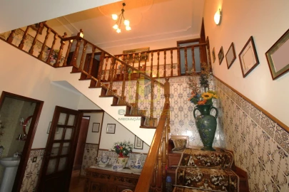 Moradia T4 para Venda em Oliveirinha