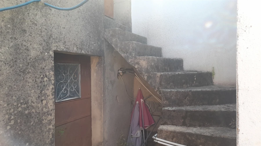 Moradia T5 para Venda em Benquerenças Foto 3