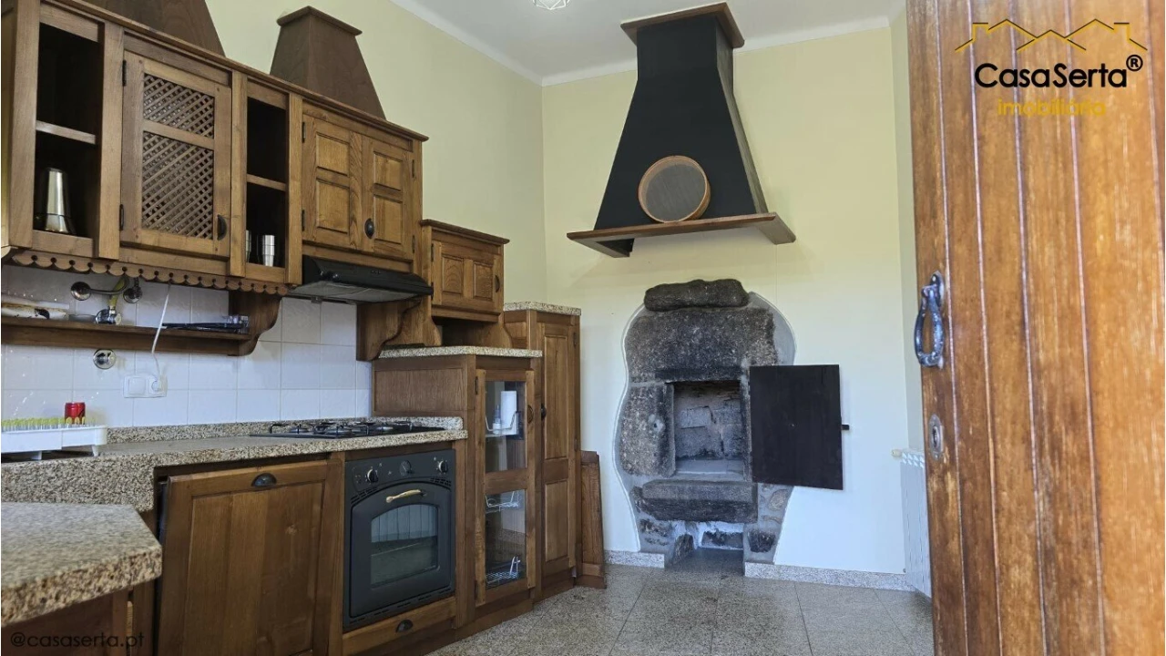 Moradia T3 para Venda em Cavernães Foto 17