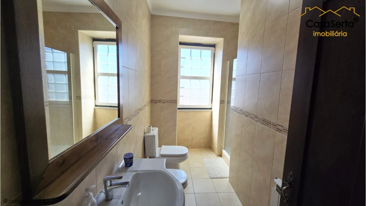 Moradia T3 para Venda em Cavernães Foto 18