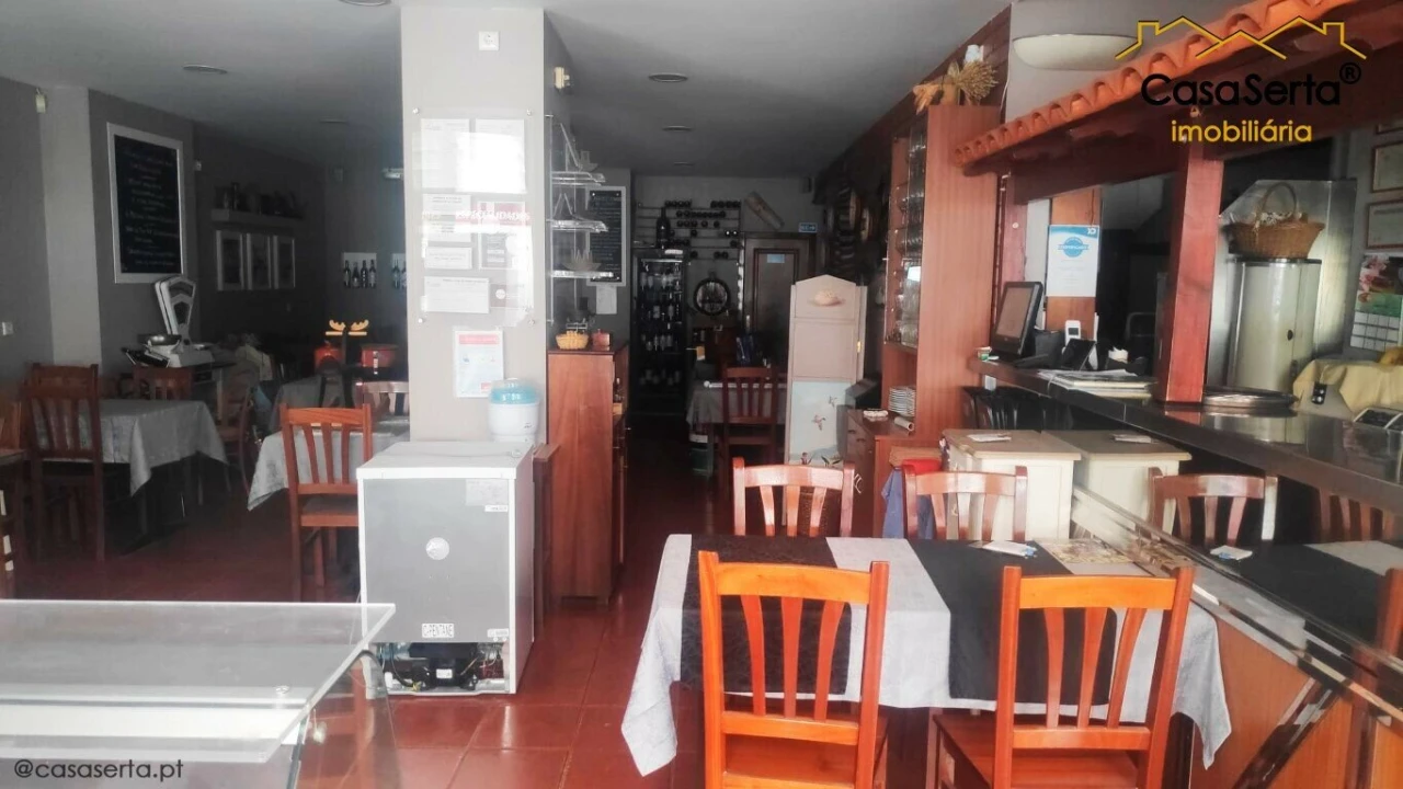 Loja para Venda em Almada, Cova da Piedade, Pragal e Cacilhas Foto 3