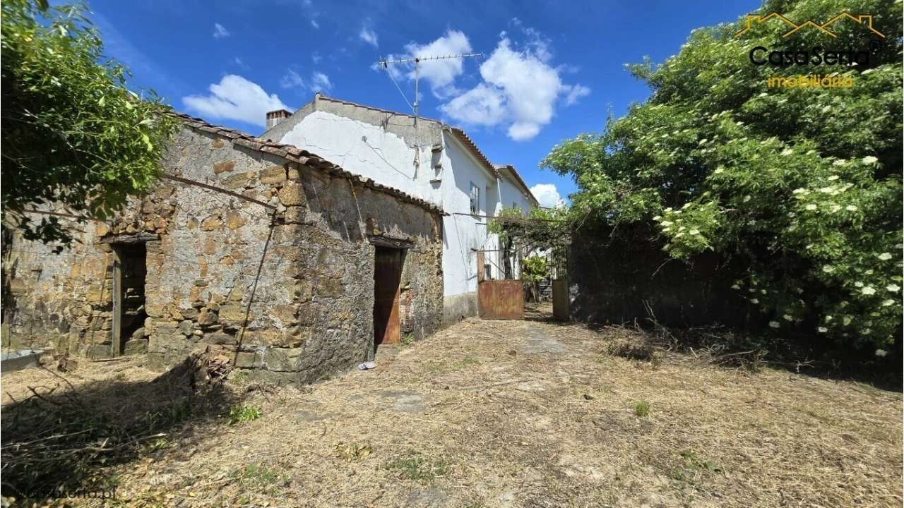 Quinta T3 para Venda em Cabeçudo Foto 1