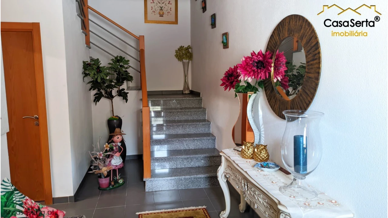 Moradia T4 para Venda em Troviscal Foto 2