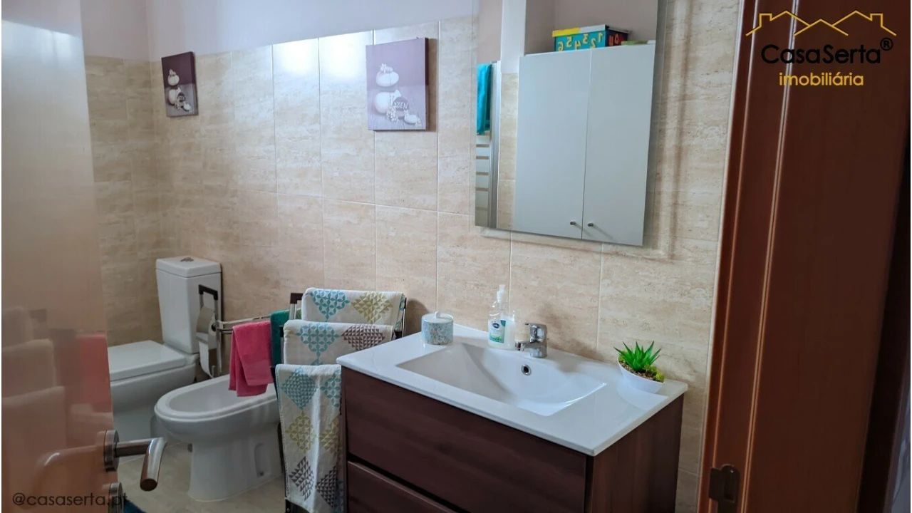 Moradia T4 para Venda em Troviscal Foto 18